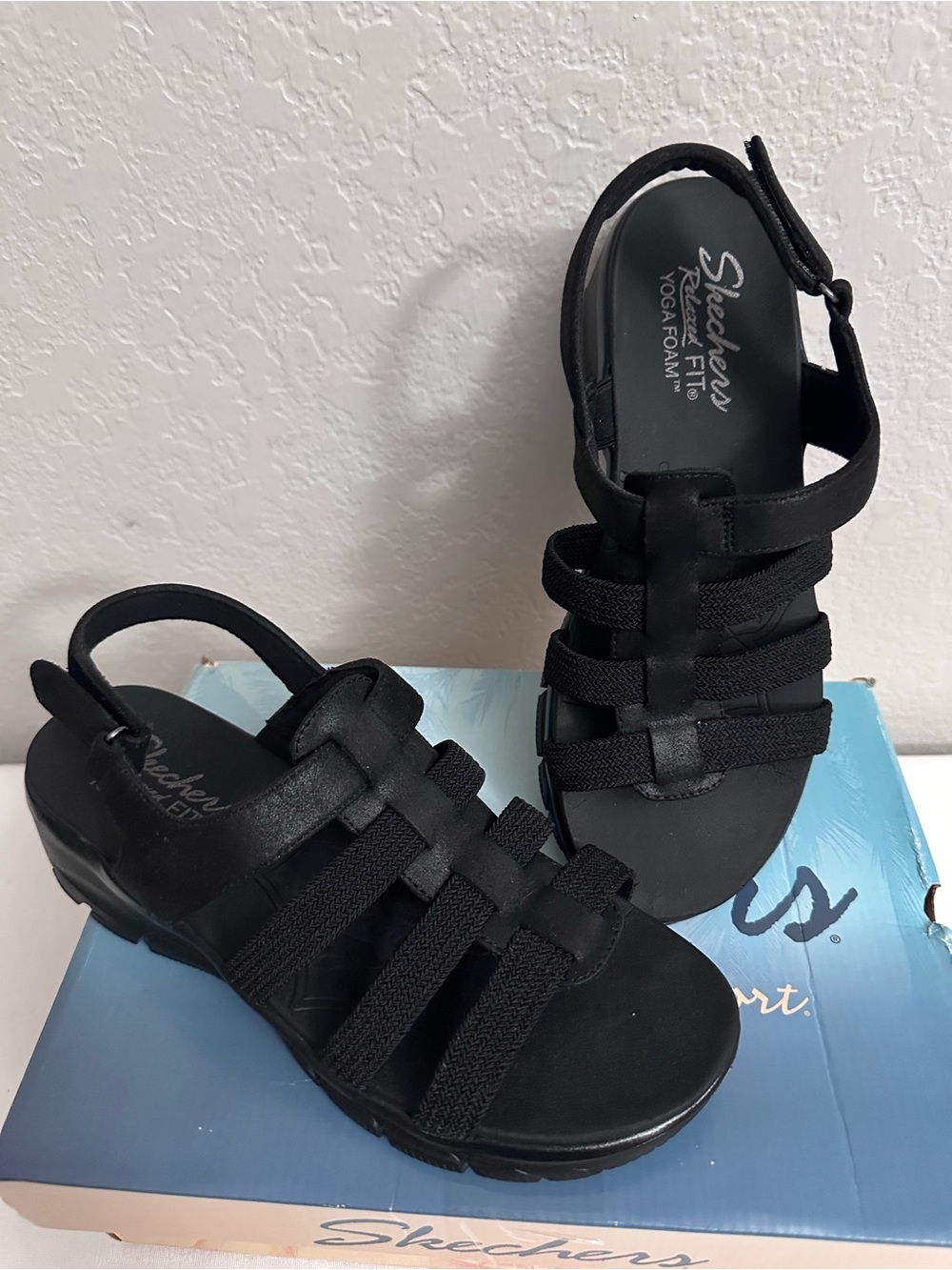 Skechers Women's Easy Going Relaxed Cuteness Sandals 9.5 Wide Black